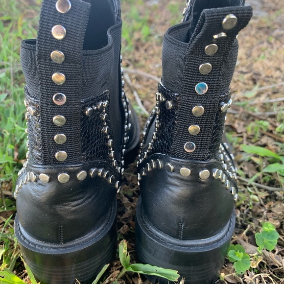 ZARA BLACK LEATHER ANKLE BOOTS WITH STUDS size 6 - Picture 5 of 9